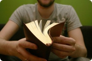 LEER LA BIBLIA EN UN AÑO[3]