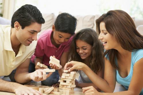 familia-jugando